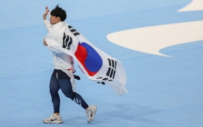 文 대통령, 베이징 첫 메달 김민석에 축전…"큰 자부심 선사"