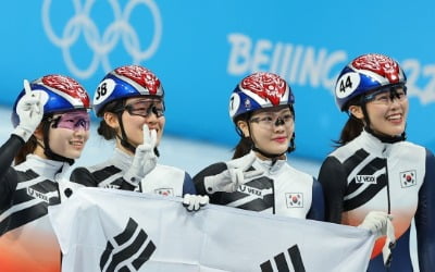 문 대통령, 쇼트트랙 女 대표팀 은메달에 축전 "큰 기쁨 선물"