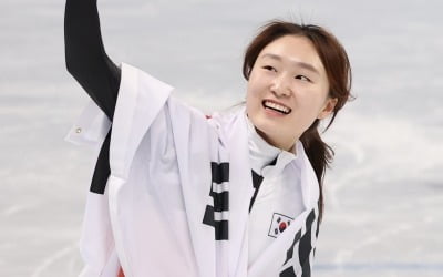 [속보] 쇼트트랙 최민정, 여자 1500m 금메달…2연패 달성