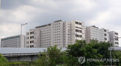 서울동부구치소 26명·인천구치소 11명 추가 확진…총 186명