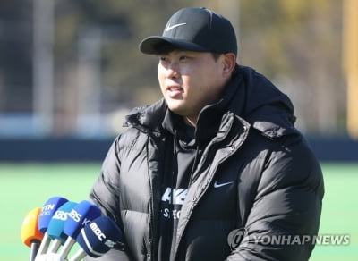 가족과 설 연휴 보낸 류현진 "명절이 휴일은 아니더라"