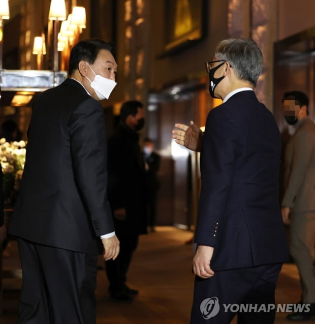 최재형 "文대통령 측근 감사했다고 靑비서실장 항의전화"