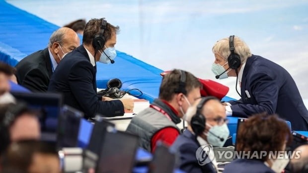 [올림픽] 윤홍근 선수단장 "쇼트트랙 판정 부당…IOC 위원장 면담 요청"