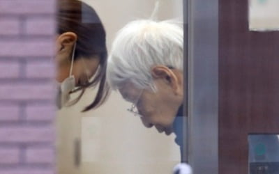 위기의 일본, 코로나 걸린 요양소 직원이 확진 노인들 돌봤다