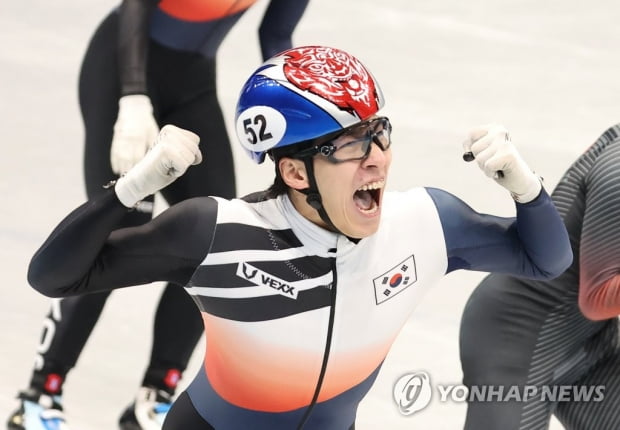 [올림픽] 쇼트트랙 황대헌, 남자 1,500ｍ 금메달…한국 선수단 첫 금