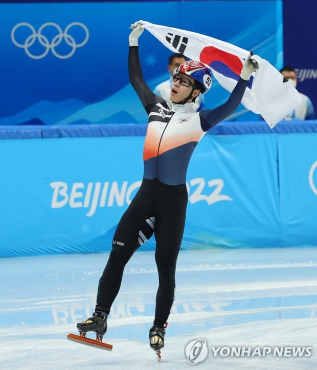 [올림픽] 쇼트트랙 황대헌, 남자 1,500ｍ 금메달…한국 선수단 첫 금