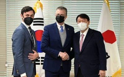 윤석열, 13일 '대북 강경파' 펜스 전 미국 부통령 만난다