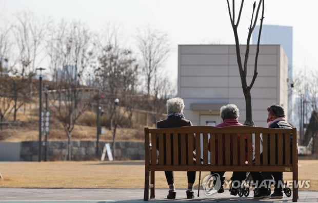 전국 대체로 흐림…낮 최고 기온 14도