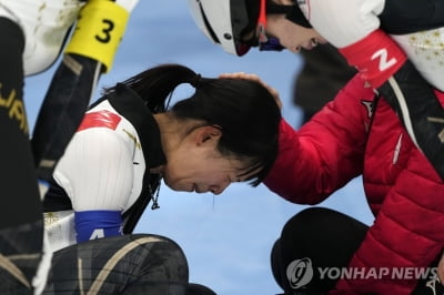 [올림픽] 결승선 앞두고 넘어지고 코스 헷갈리고…불운에 운 선수들