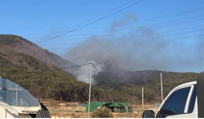 부산 달음산 농막서 불…헬기 3대 투입돼 진화중