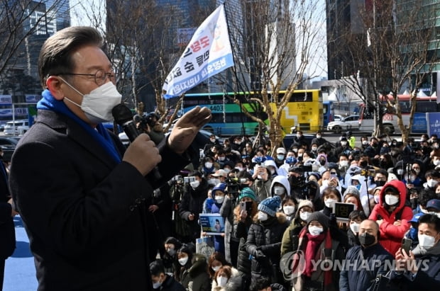 이재명, 취약지 강남서 자영업자·청년 공략하며 중도확산 주력