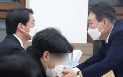 카지노사이트추천, 野 단일화 '로우키' 속 安 자진사퇴 기대