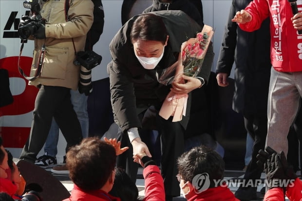 수도권서 부동산 분노 건드린 尹 "민주당이 국민 약탈"