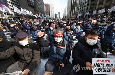 [2보] 택배노조, CJ대한통운 3층 점거 해제…로비 농성은 계속