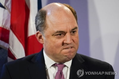 [우크라 침공] 영국 국방 "러시아 주요 목표물 확보 못하고 군 450명 잃어"