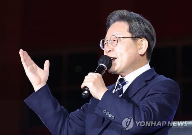 이재명 "기초연금 월 30만원→40만원…어르신 소득 보장"