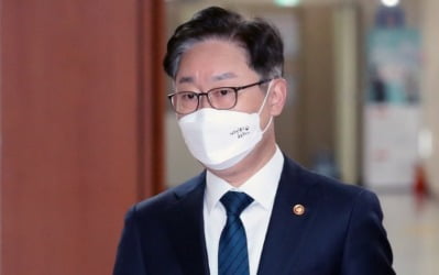 野 "박범계, 이재명 선거운동 단톡방 참여" vs 與 "홍보물 공유방"