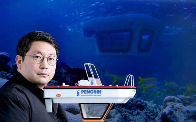 [2022 관광기업지원센터 스타트업 CEO] 레저용 반잠수식 모터보트 ‘펭귄’ 개발한 스타트업 ‘펭귄오션레저’
