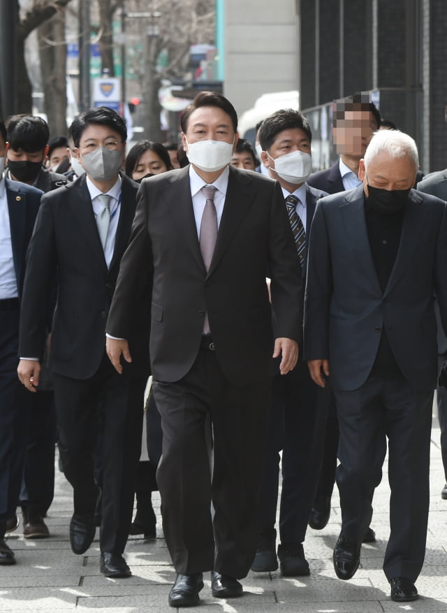 尹 측, 용산·광화문 직접 카지노 노말"이번주 내 집무실 문제 마무리"