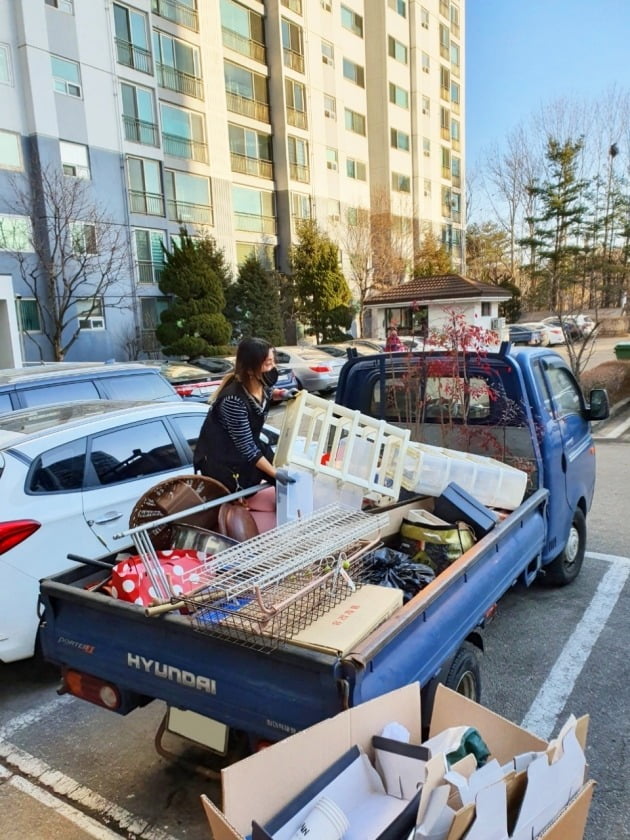 △올 초 박 대표가 작업한 가정에서 배출된 폐기물 쓰레기. (사진제공=박소현 대표). 