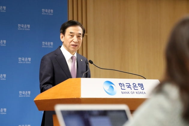 이주열 한국은행 총재가 출입기자단 송별간담회에서 발언하고 있다. (사진 = 한국은행)