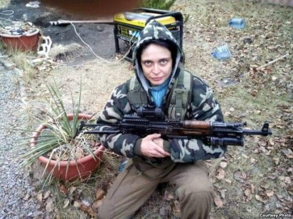 우크라이나군에 의해 생포된 세르비아 출신 저격수 이리나 스타리코바 /사진=트위터