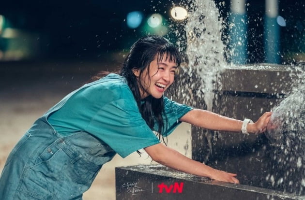 김태리가 가장 좋아하는 수돗가 신 중에서 /사진=tvN '스물다섯 스물하나' 