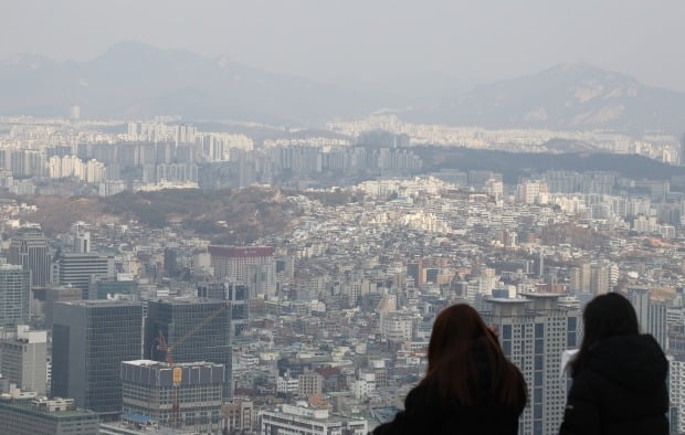 서울 남산에서 바라본 시내 아파트 단지 모습. 사진=연합뉴스