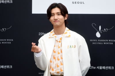 [포토] 최강창민, '새신랑의 하트'