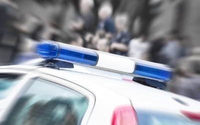 '포켓몬 빵' 찾는 초등생 성추행…전자발찌 착용 편의점주 '체포'