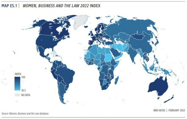 국가별 경제적 성평등 지수. 파란색이 짙을수록 평등도가 높다.사진= 2022 여성의 일과 법 보고서
