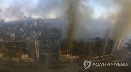 [우크라 침공] 우크라 "러시아군, 민간인 대피 행렬까지 공격"(종합)