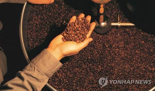 한국인의 커피 사랑…작년 수입액 1조원 첫 돌파