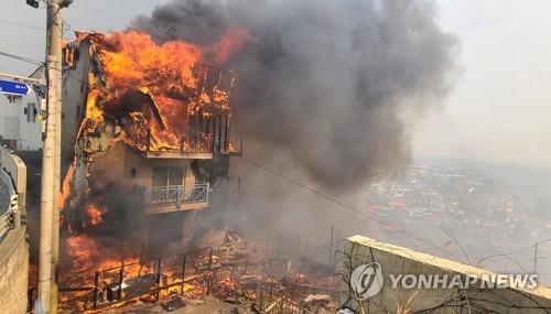 "산불 피해지 동해안 여행하세요" 강원도, 관광 독려 캠페인