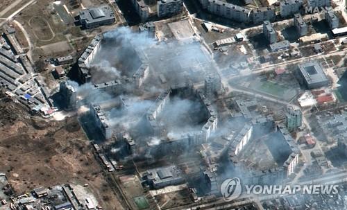 [우크라 침공] 마리우폴 시장 "16만명 갇혀 있어…러시아가 우릴 가지고 놀아"