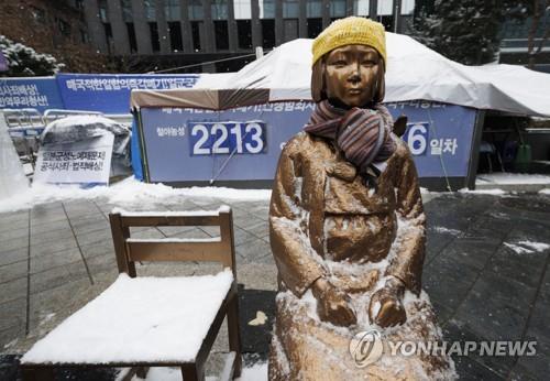 日교과서 검정…'강제연행' 사라지고 '독도=일본땅' 일색(종합)