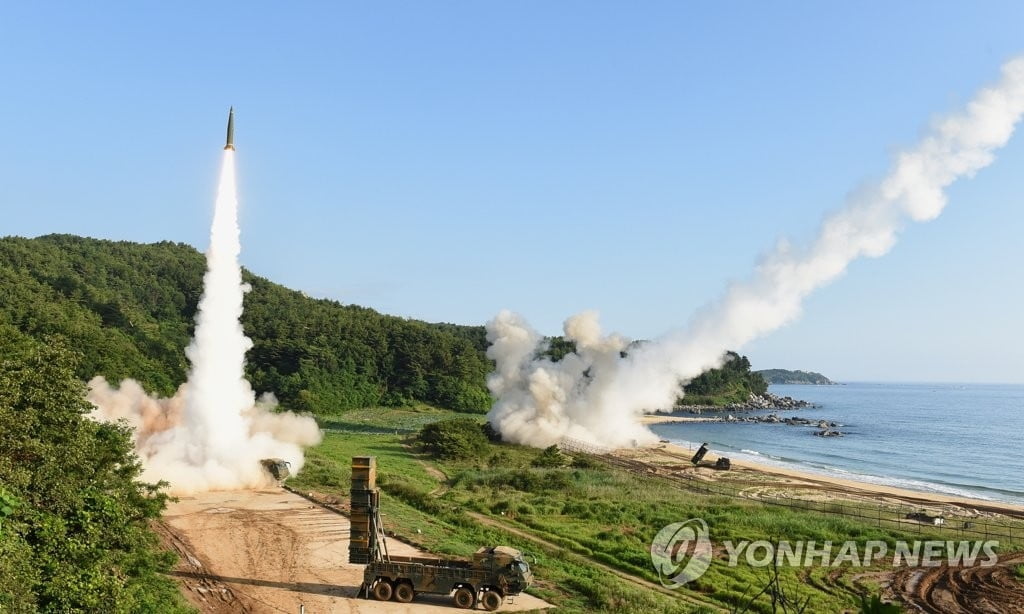 합동 미사일 발사 영상도 이례적 공개...'대북경고' 수위 고조