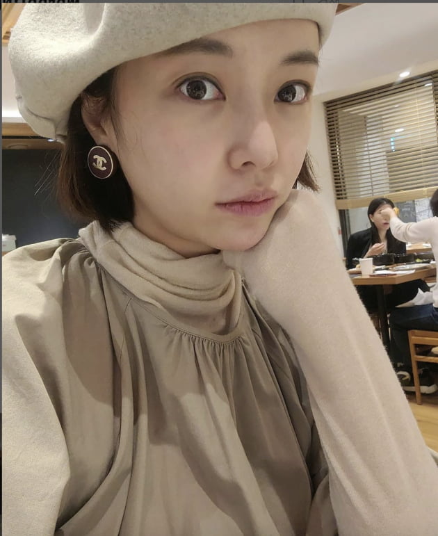 '이영돈♥' 황정음, 만삭 임산부 맞아?…베레모+명품 귀걸이로 멋낸 '화려한 외출' [TEN★]