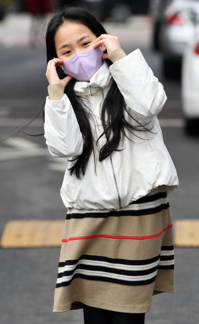 [TEN 포토] 김태연 '앙증맞은 볼하트'