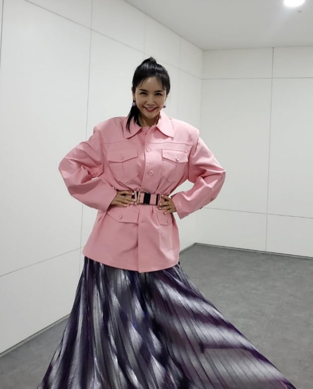 '한의사♥' 장영란, 핑크 재킷에 빨강 구두…45살의 360도 턴 '화려' [TEN★]