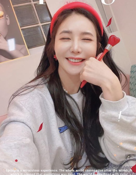 강예빈, 40살에 귀여움 대방출 [TEN★]