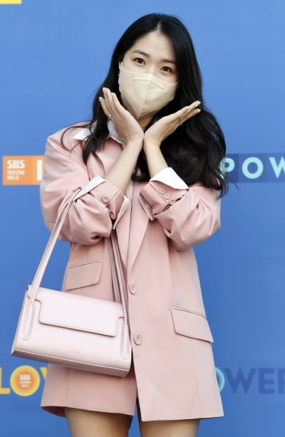 [TEN 포토] 김혜윤 '핑크빛 꽃 한송이'