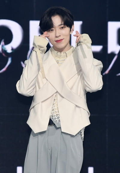 [TEN 포토] 나인아이 이든 '새 하얀 피부'