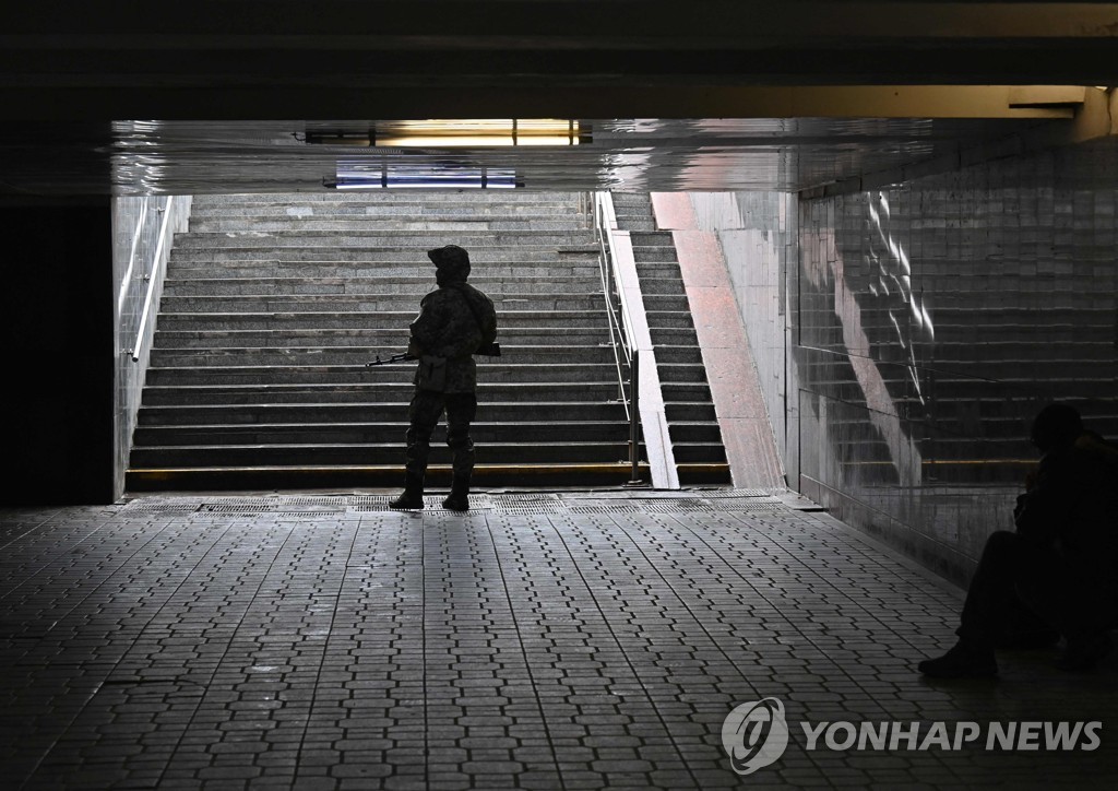[우크라 침공] 키이우 지하철역 피란살이 1만5천명 불면의 나날