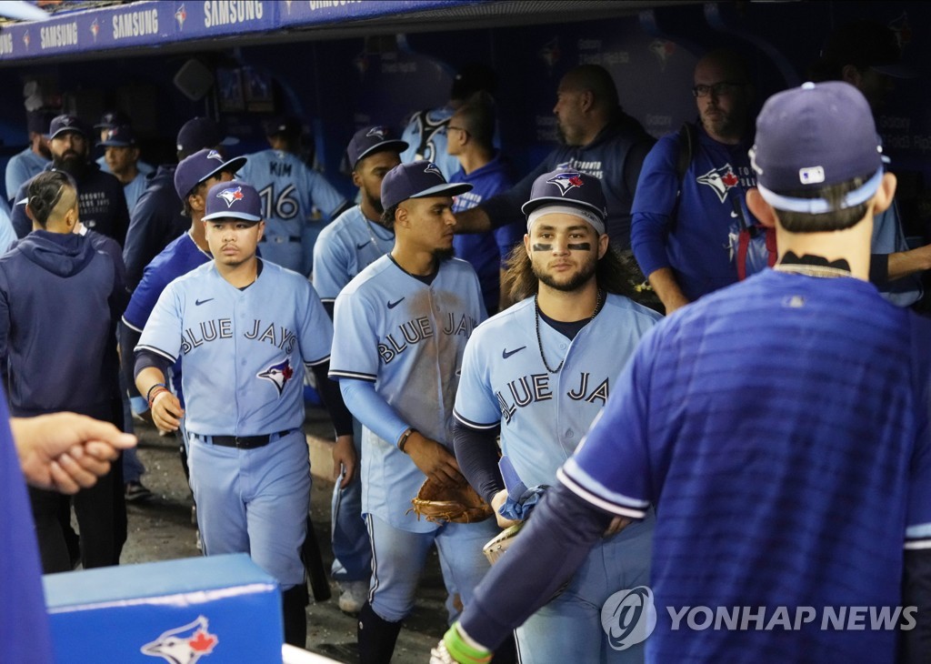 "백신 미접종자, MLB 토론토 경기 못 치러…캐나다 방역 조처"