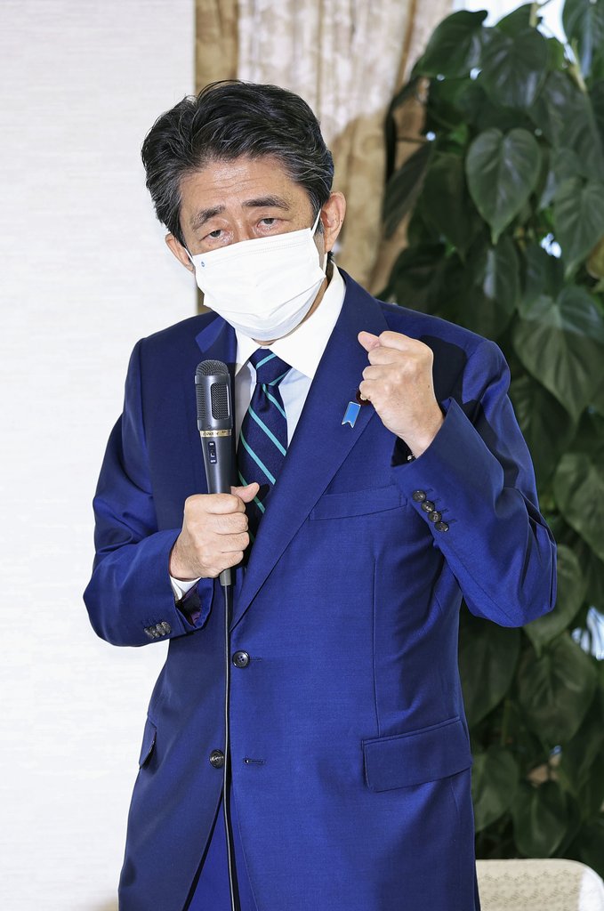 아베, '핵공유' 논의 필요성 거듭 주장…일본유신회도 가세