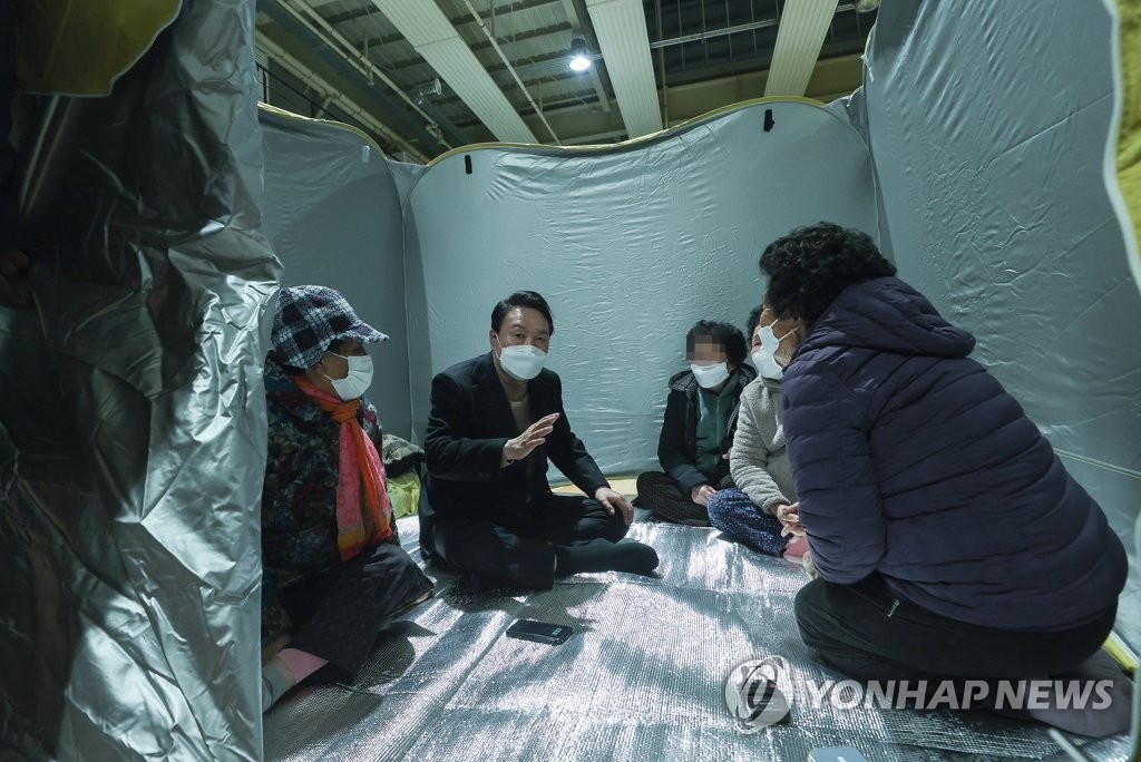 [울진삼척 산불] 강원 정치권, 피해지역 선거유세 중단…율동·로고송 멈춰