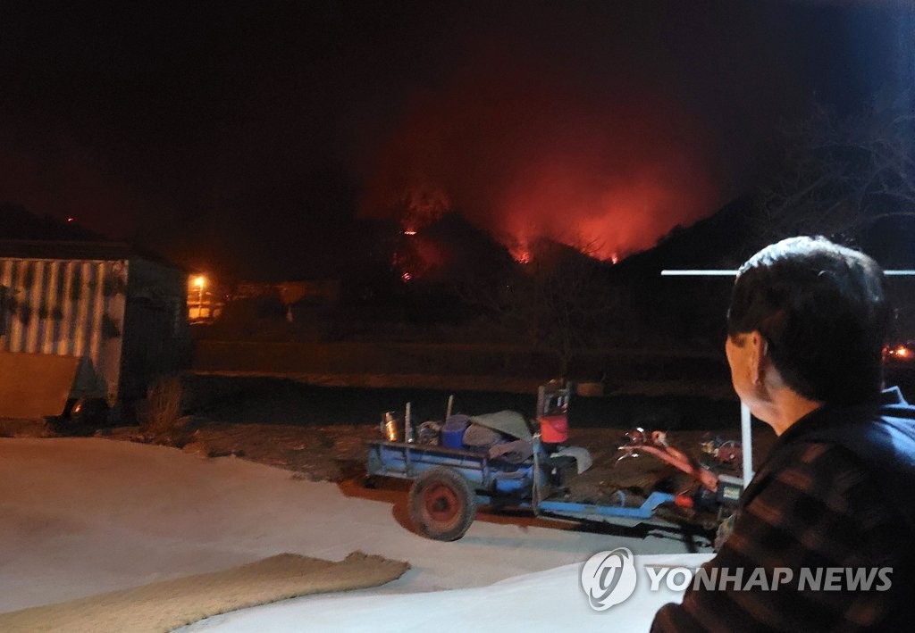 [동해안 산불] 불면·분노 호소하는 이재민들…"홀로 속앓이 마세요"