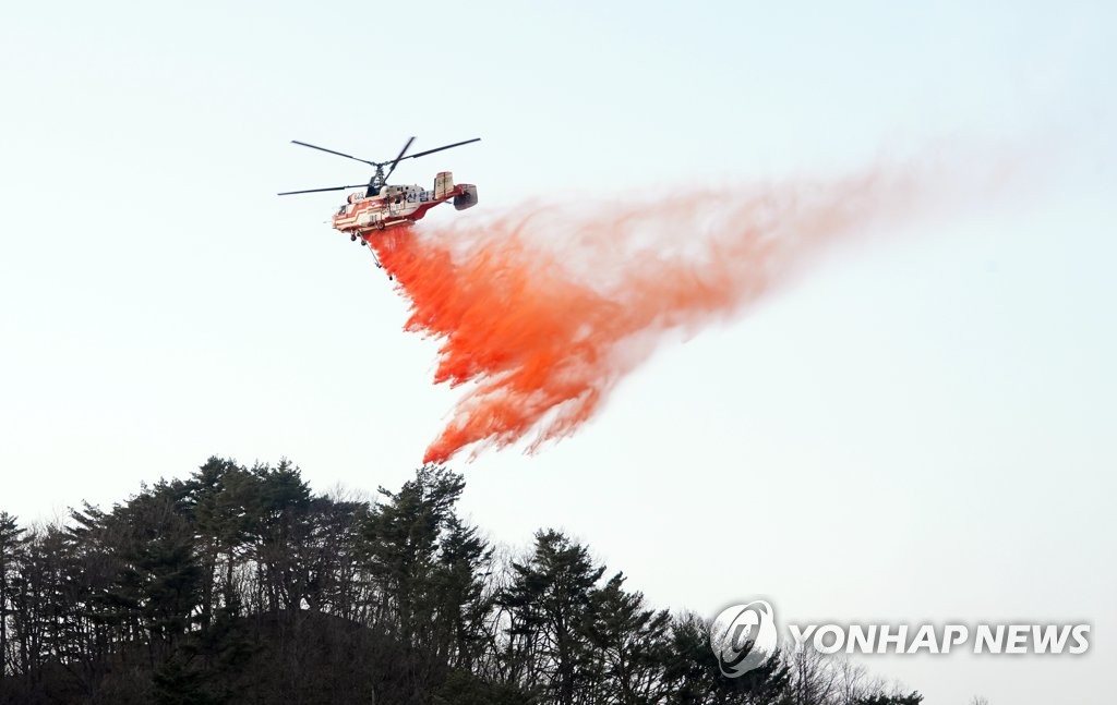 [동해안 산불] 헬기 82대 투입…이재민은 '덕구온천'으로