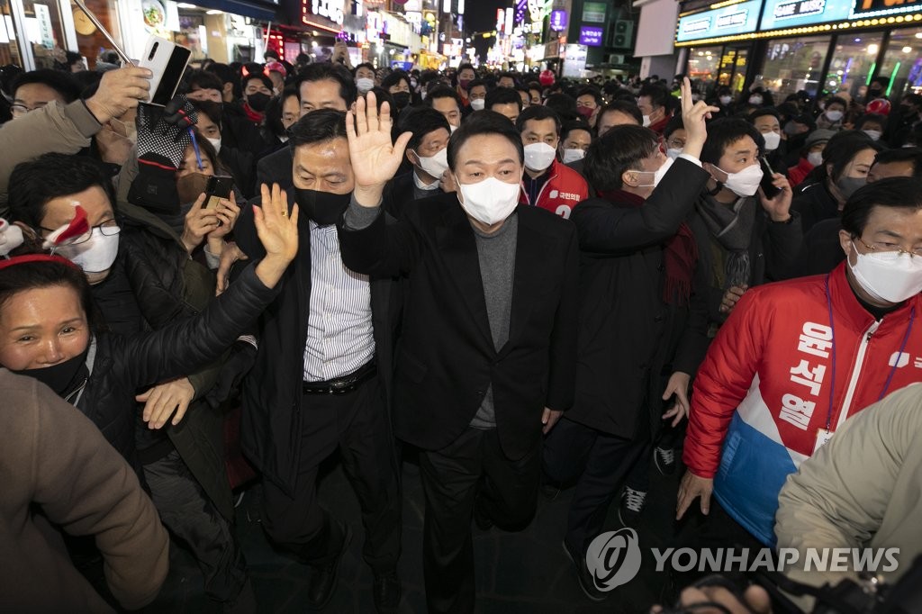 [윤석열 당선] 헌정 사상 첫 '장외 0선', 정치입문 8개월여만 초고속 대권